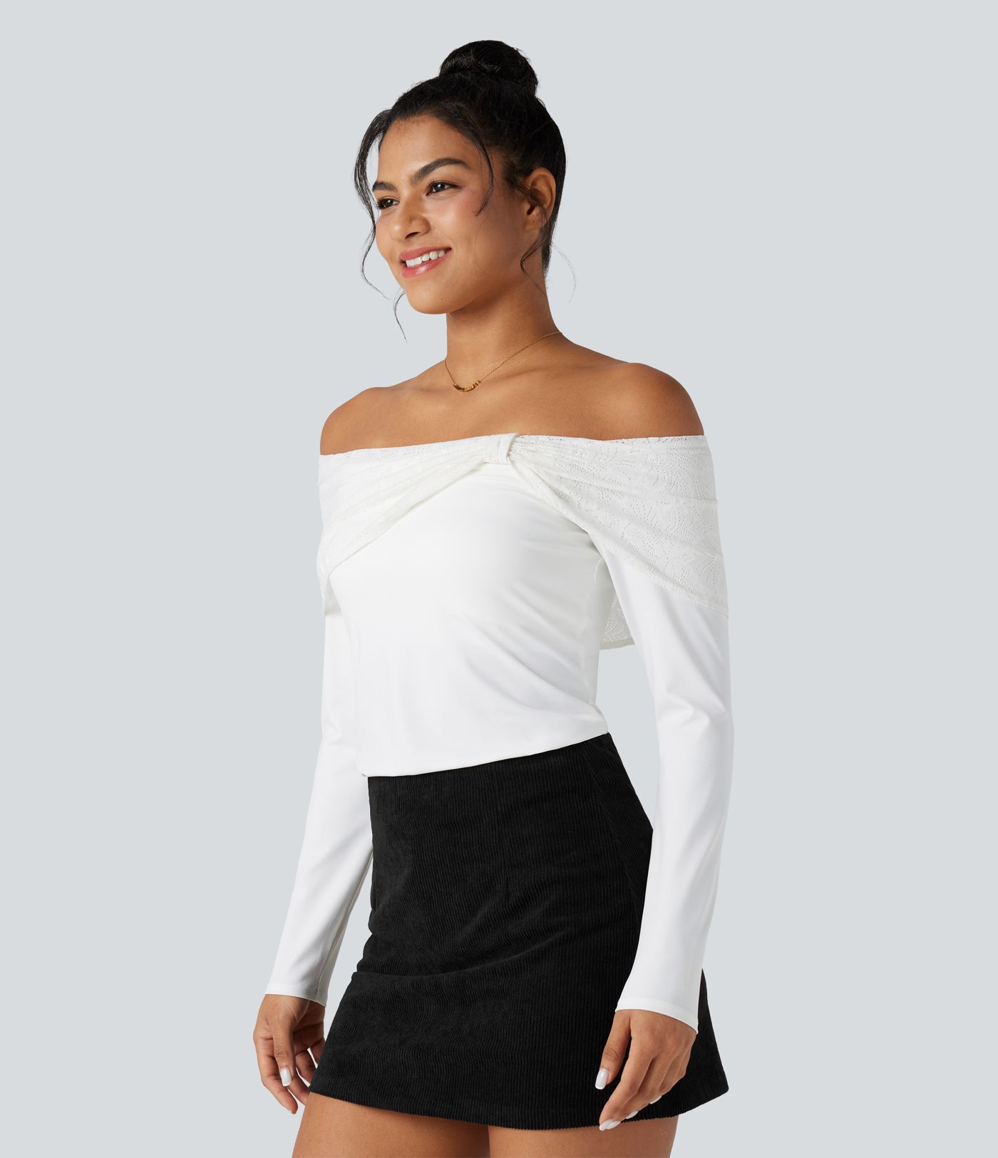 Haut dénudé en dentelle à manches longues avec soutien-gorge intégré, style décontracté