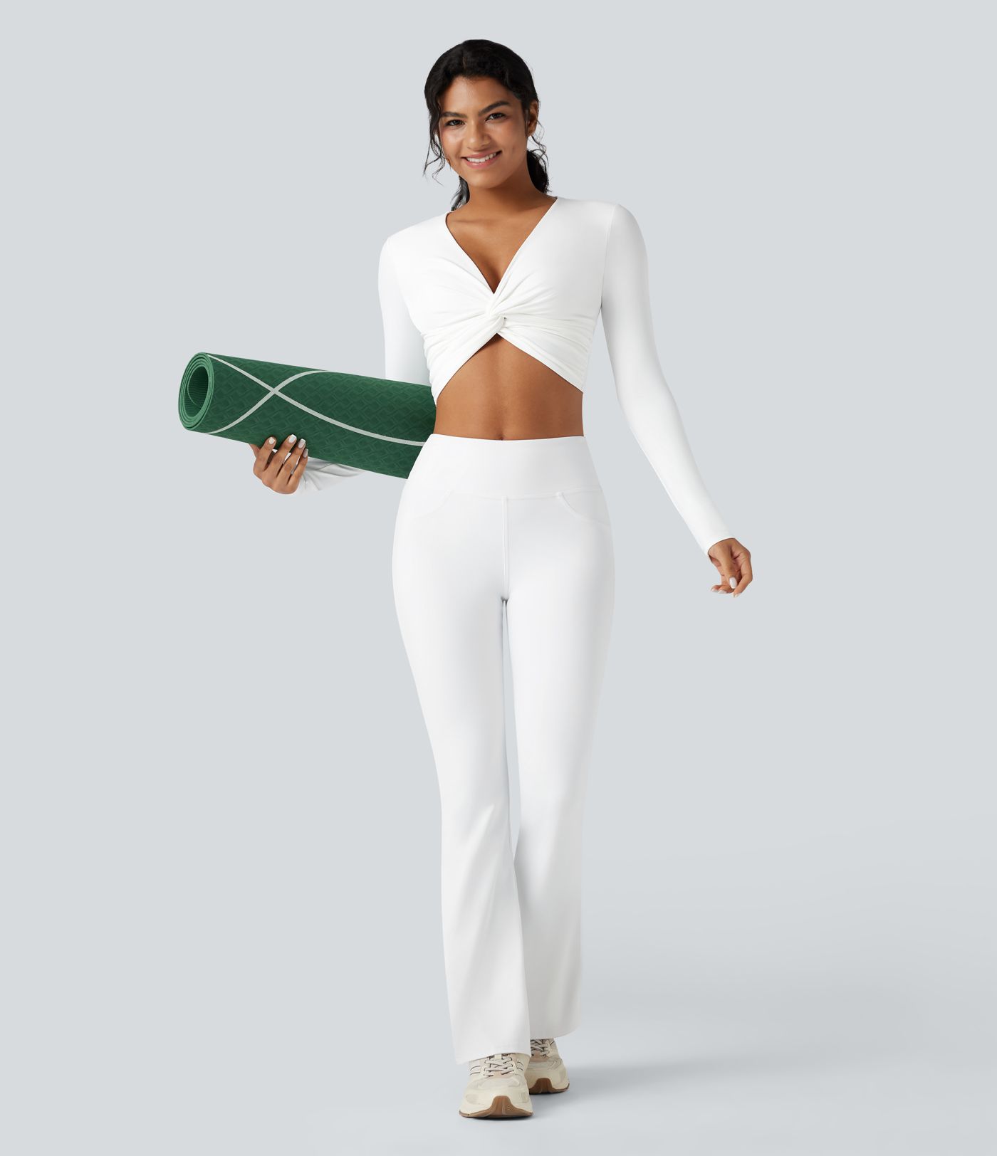 Softlyzero™ Plush - Kurzes Yoga-Sport-Top mit tiefem V-Ausschnitt, langen Ärmeln und gedrehtem Design