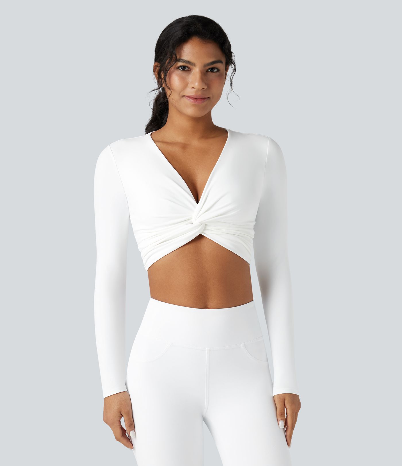 Softlyzero™ Plush - Kurzes Yoga-Sport-Top mit tiefem V-Ausschnitt, langen Ärmeln und gedrehtem Design