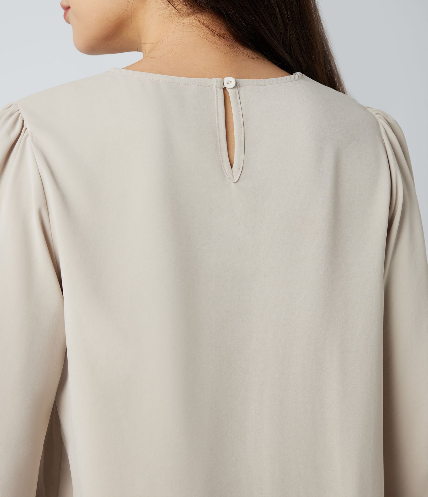 Round Neck Keyhole Back Puff Sleeve Curved Hem Relaxed Work Blouse