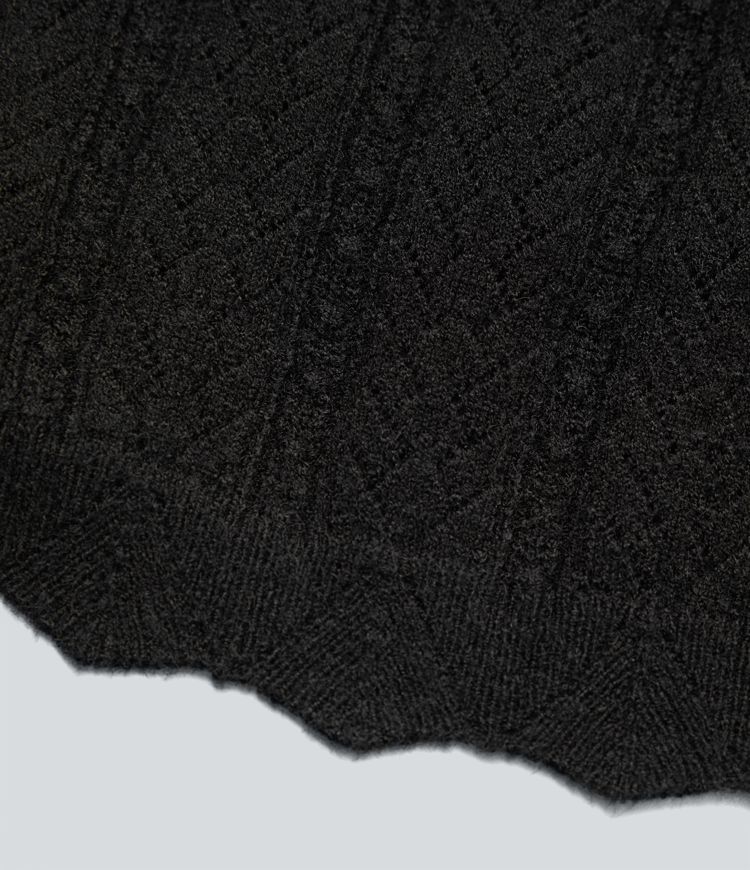 Lässiger Pullover mit quadratischem Ausschnitt, langen Ärmeln und Muschelsaum