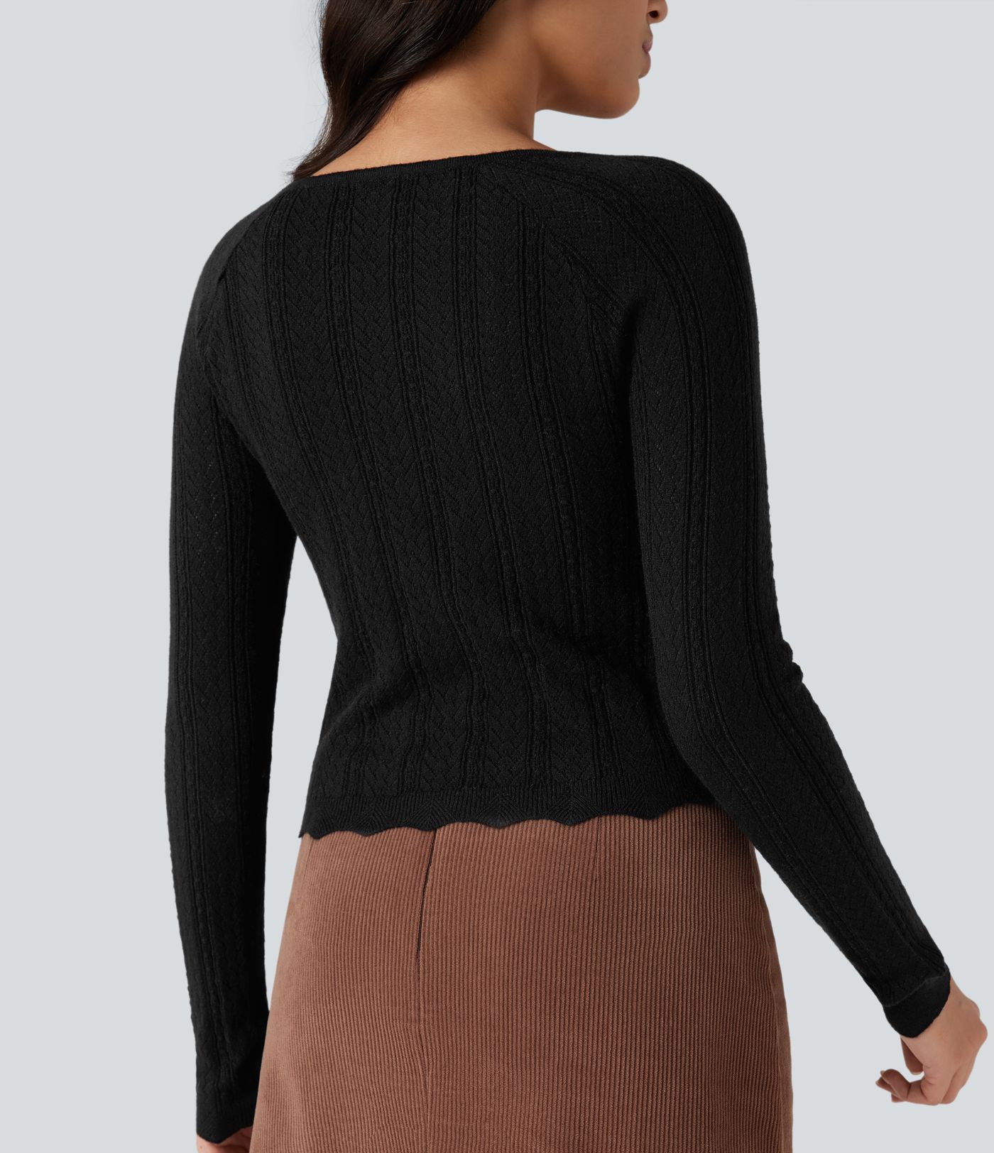 Lässiger Pullover mit quadratischem Ausschnitt, langen Ärmeln und Muschelsaum