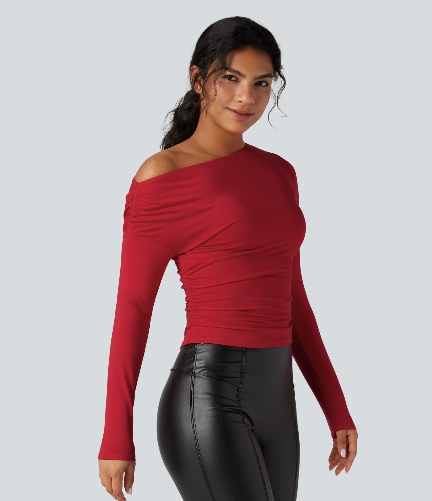 Lässiges, gerafftes Oberteil mit langen Ärmeln und One-Shoulder-Design