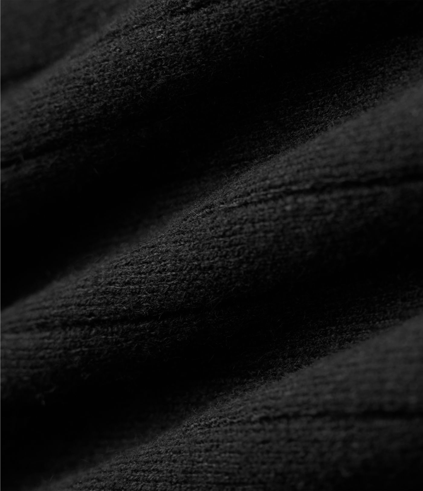 Jersey corto informal con cuello alto tipo mock-neck y mangas largas