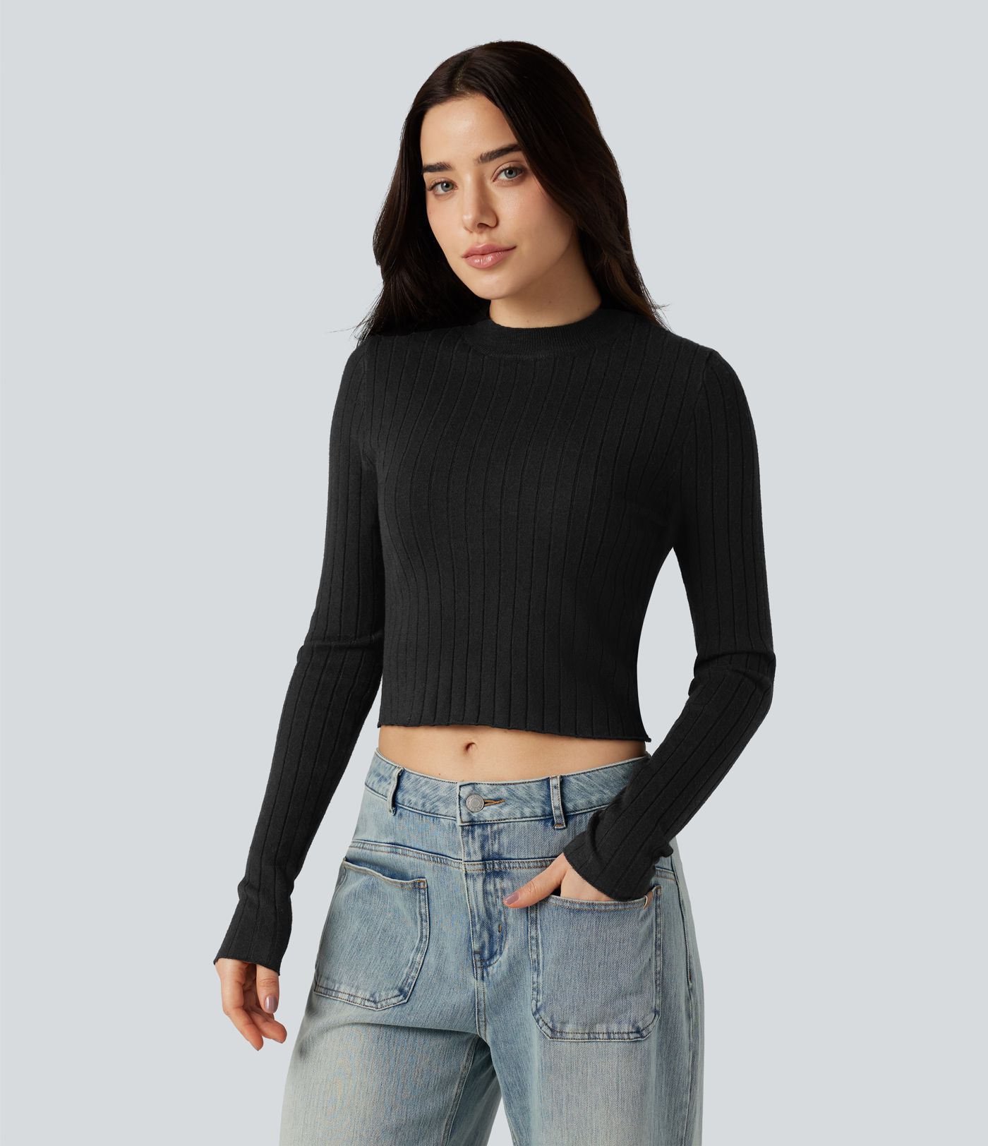 Jersey corto informal con cuello alto tipo mock-neck y mangas largas