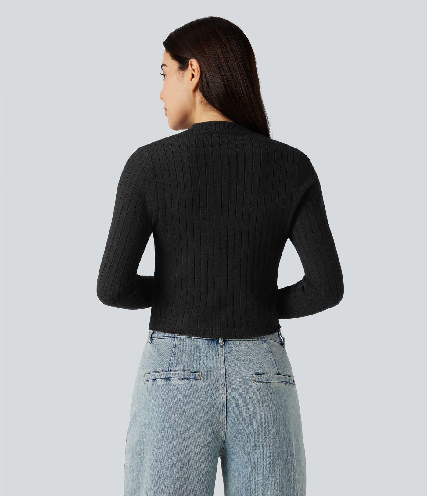 Jersey corto informal con cuello alto tipo mock-neck y mangas largas