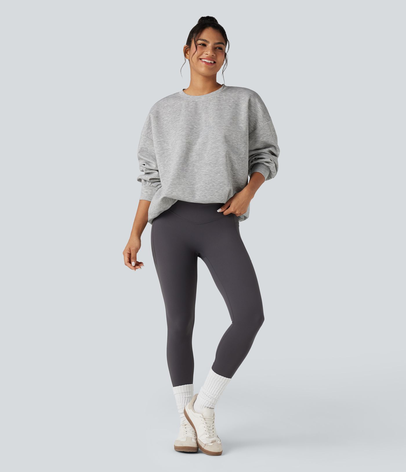 Round Neck Long Sleeve Relaxed Casual Sweatshirt with Pockets