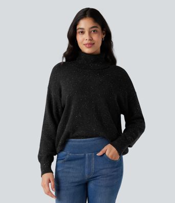 Lässiger Pullover mit hohem Stehkragen und langen Ärmeln
