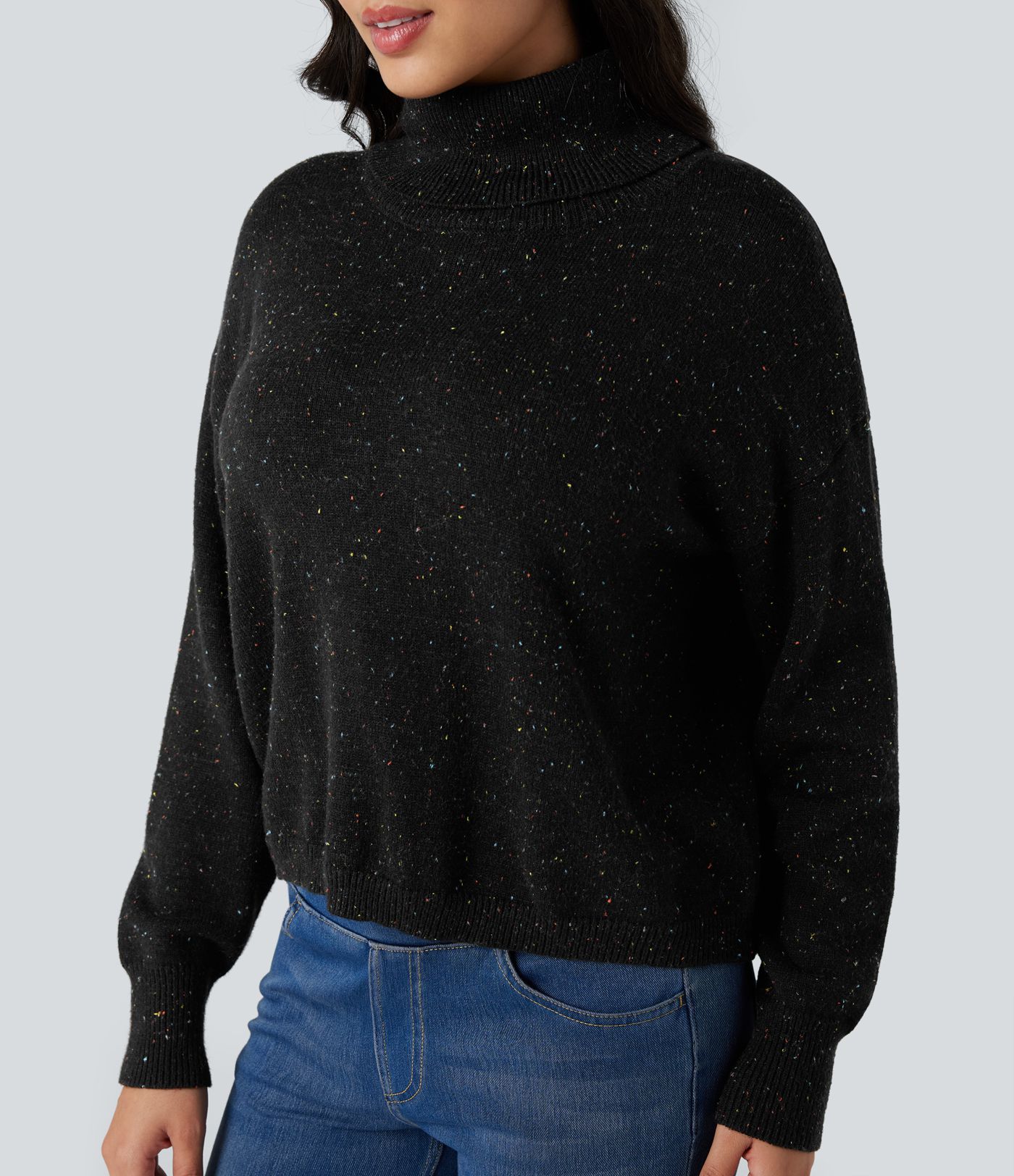 Lässiger Pullover mit hohem Stehkragen und langen Ärmeln