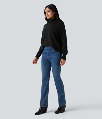 Lässiger Pullover mit hohem Stehkragen und langen Ärmeln