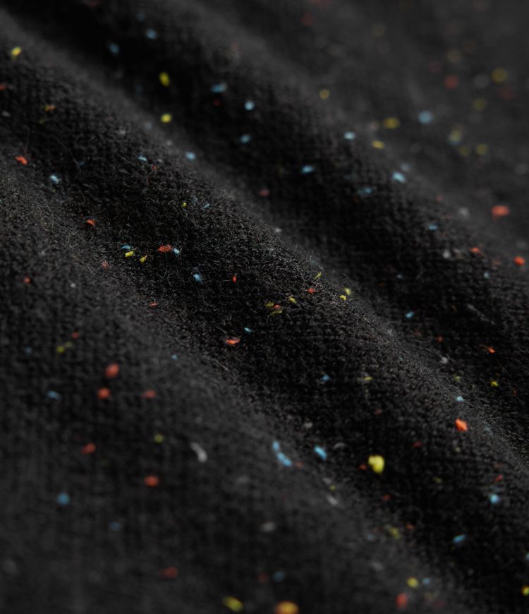 Lässiger Pullover mit hohem Stehkragen und langen Ärmeln