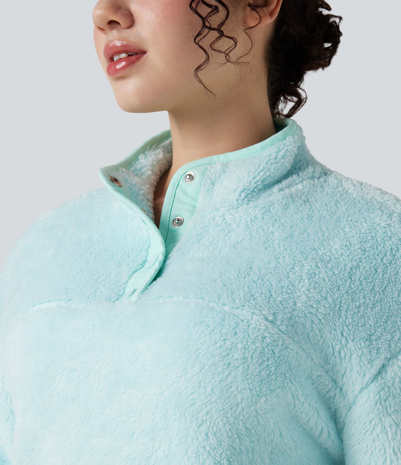 Lässiges Fleece-Sweatshirt mit Stehkragen und Knöpfen