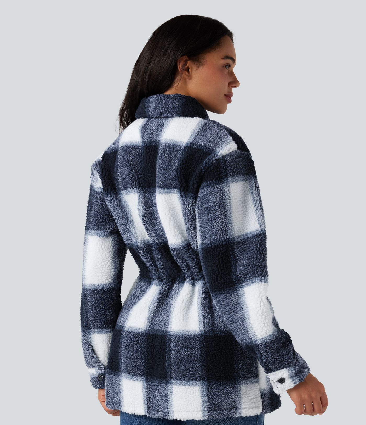 Lässige Sherpa-Jacke mit Seitentaschen, langen Ärmeln, innerem Kordelzug und Karomuster