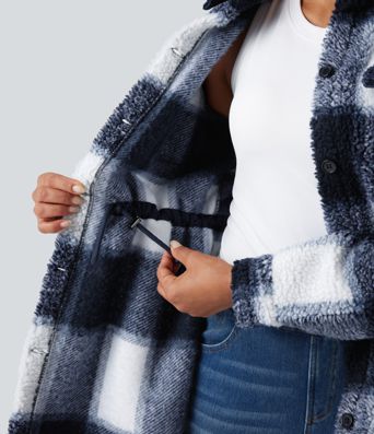 Lässige Sherpa-Jacke mit Seitentaschen, langen Ärmeln, innerem Kordelzug und Karomuster