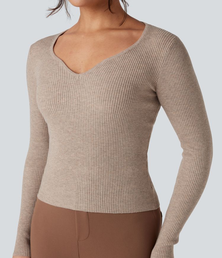 Pull tailleur côtelé col cœur manches longues