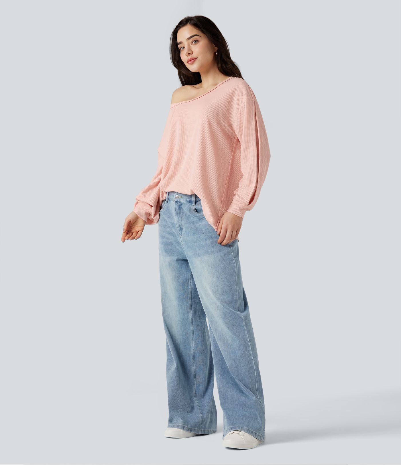 Lässiges Sweatshirt aus Waffelstoff mit U-förmigem Ausschnitt und langen Ärmeln.