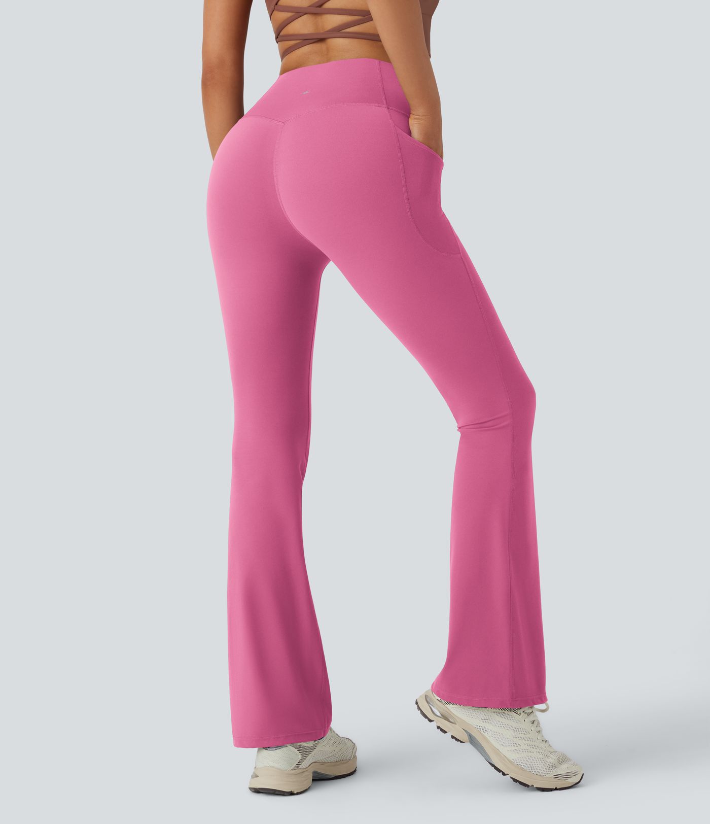 Halara UltraSculpt™ SoCinched Legging de Yoga Taille Haute avec Contrôle du Ventre et Poches, Coupe Évasée