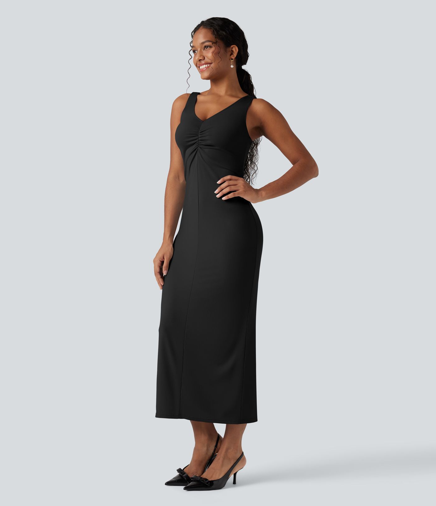 Robe mi-longue froncée col V dos nu