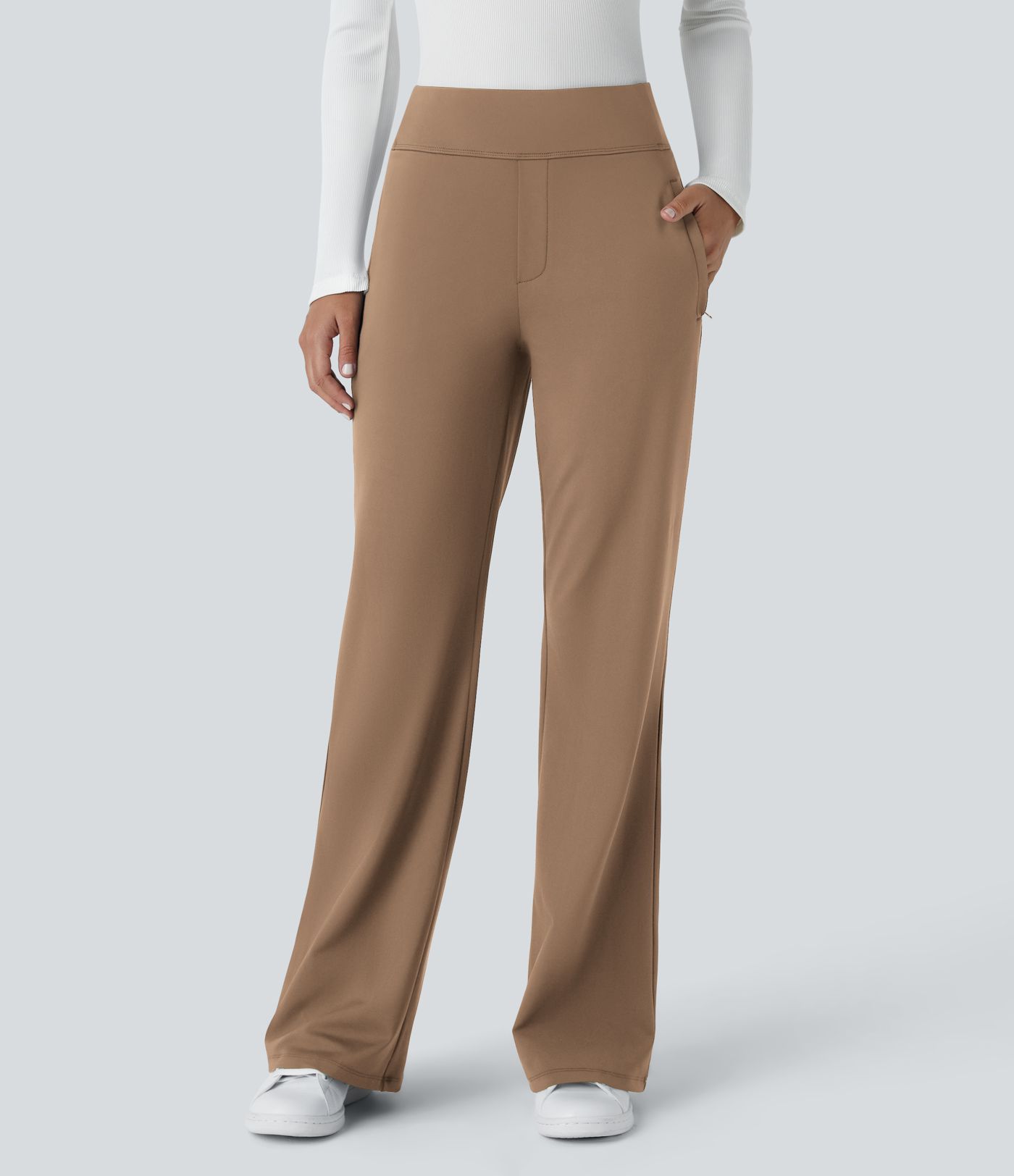 Schlaghose mit mittlerem Bund und seitlichen Reißverschlusstaschen