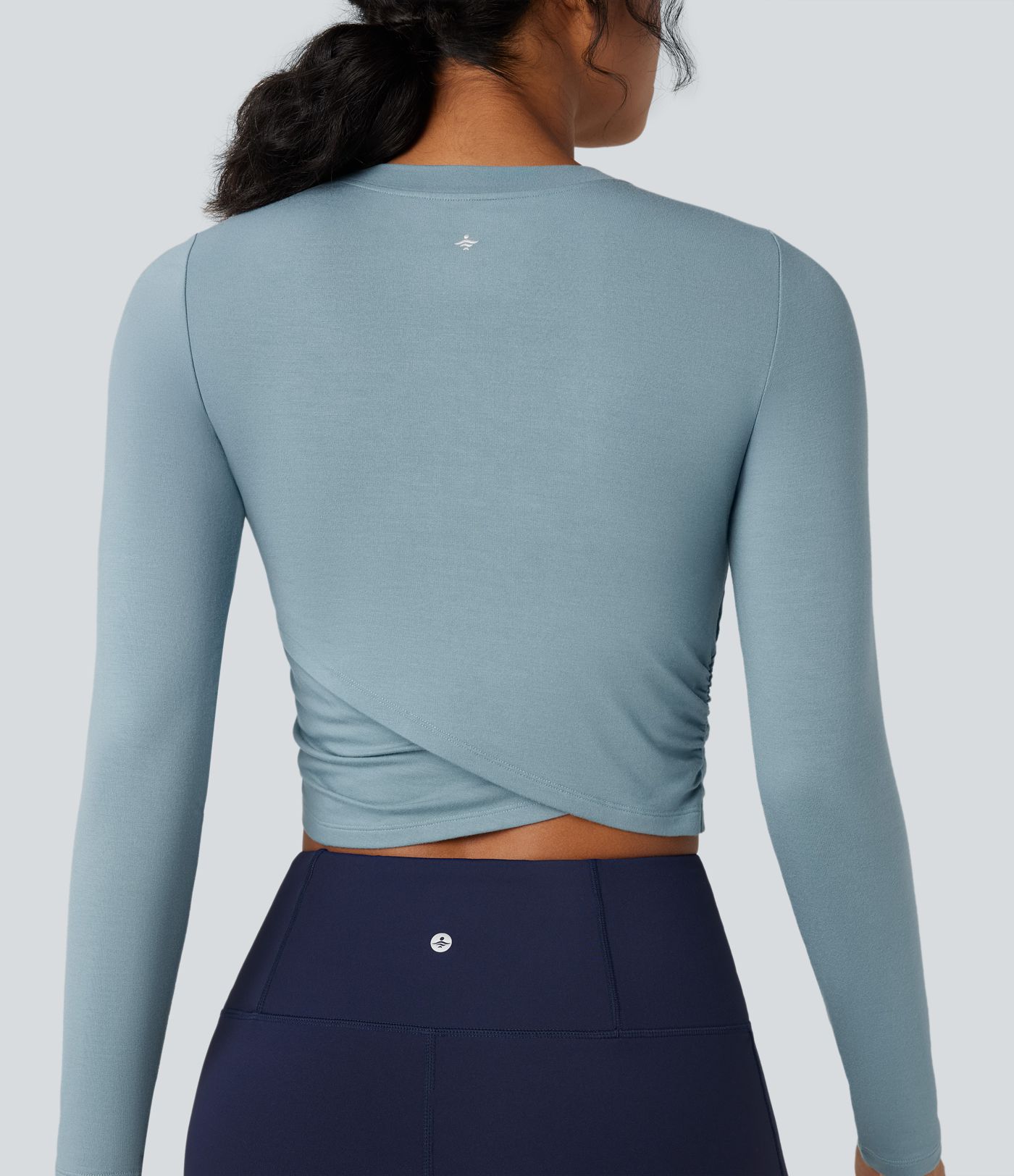 Round Neck Long Sleeve Crossover Hem Cropped Yoga Sports Top