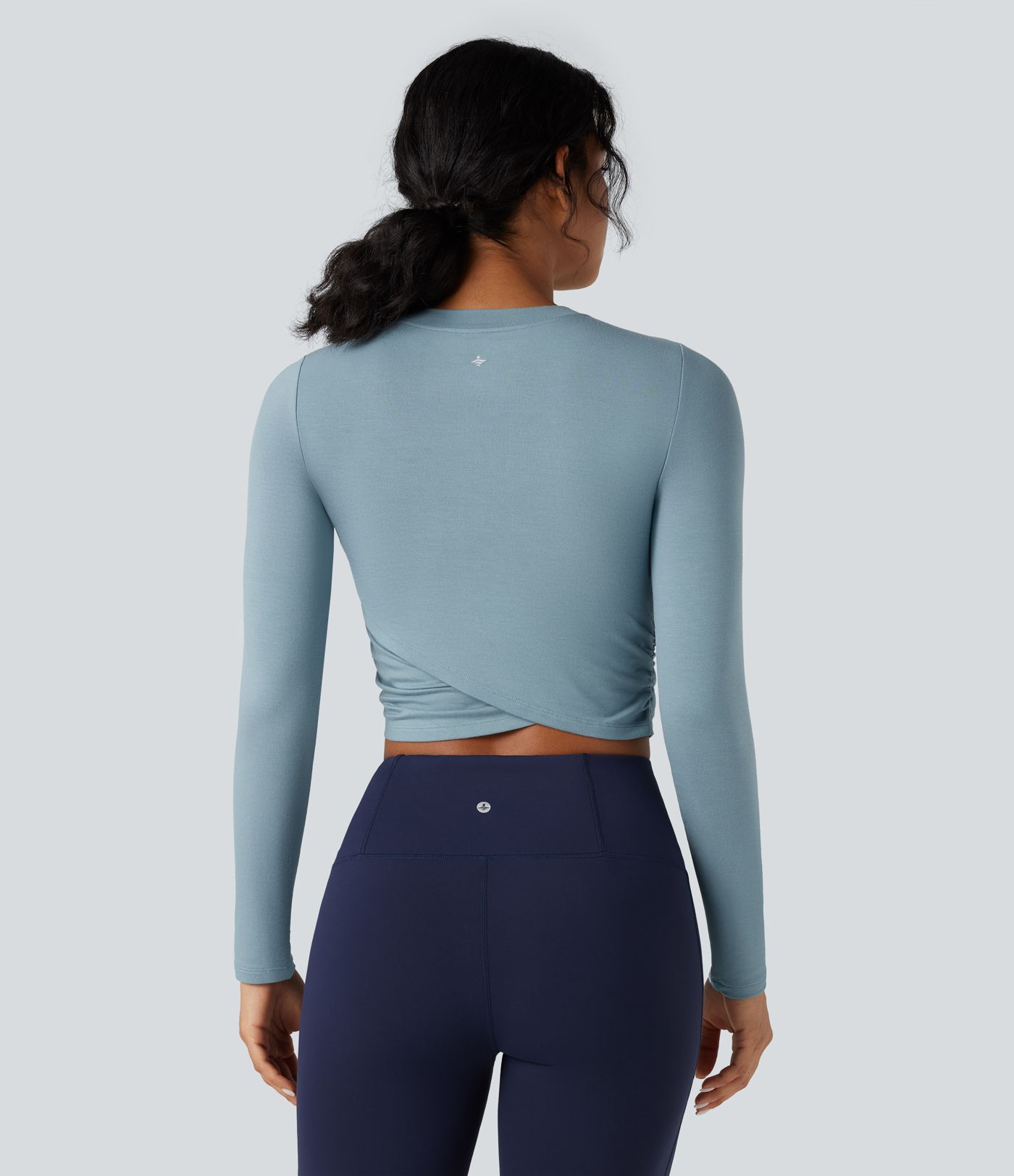 Round Neck Long Sleeve Crossover Hem Cropped Yoga Sports Top