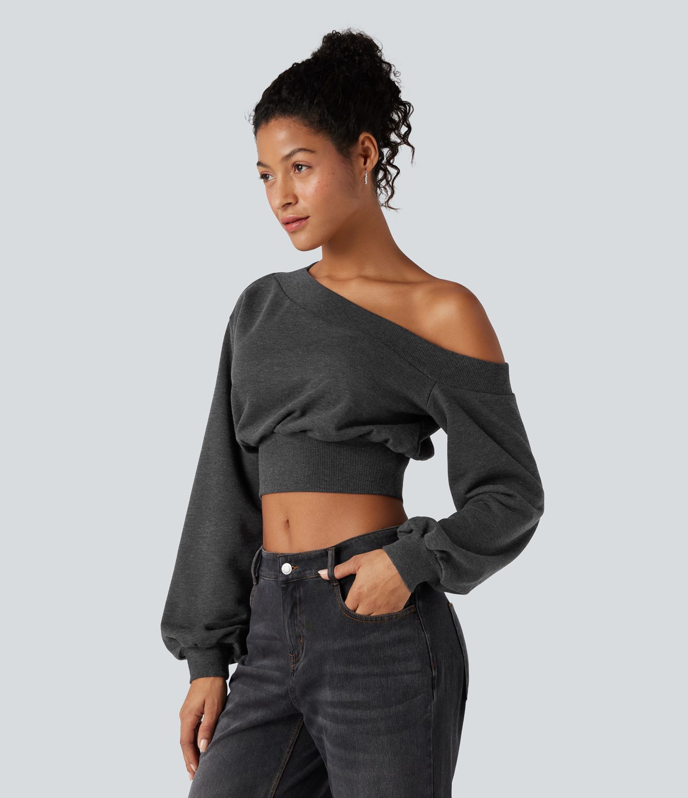 Ein-öxlótt, lengri lítill hversdagsspeysa (stutt)