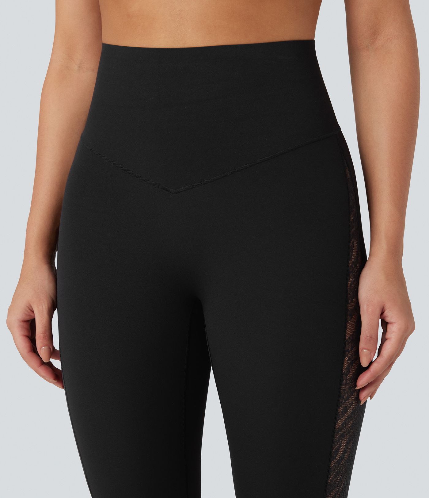 Legging de yoga gainant taille haute avec détails dentelle contrastée et poches Halara UltraSculpt™