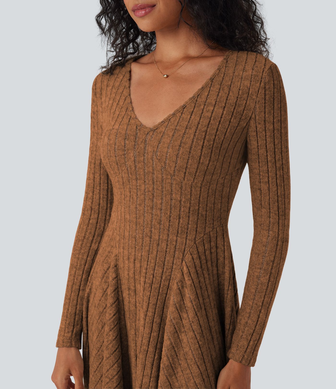 Robe décontractée mini évasée maille côtelée col V manches longues