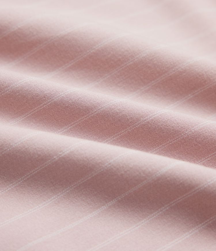 Latzhose mit mehreren Taschen, verstellbaren Trägern, Streifen und weitem Bein