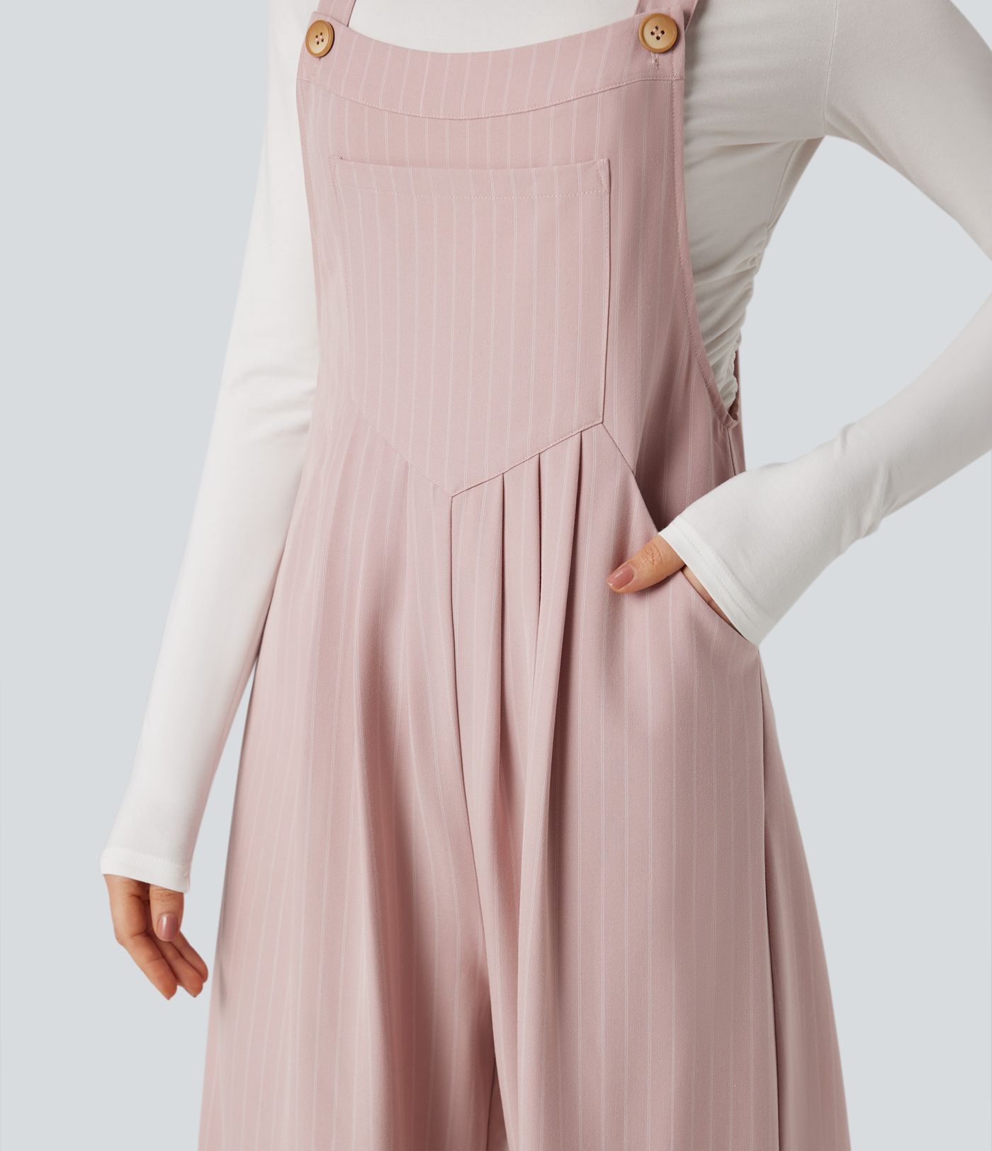 Latzhose mit mehreren Taschen, verstellbaren Trägern, Streifen und weitem Bein