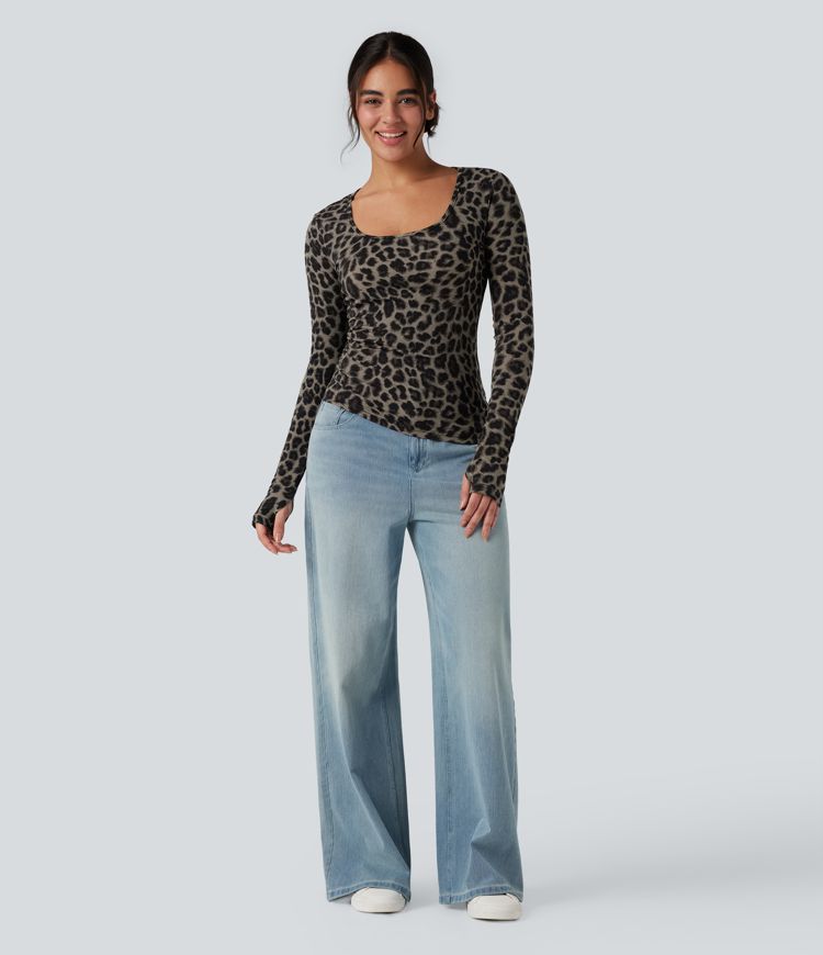 T-shirt décontracté à encolure dégagée, manches longues, passe-pouce, ourlet asymétrique et imprimé léopard