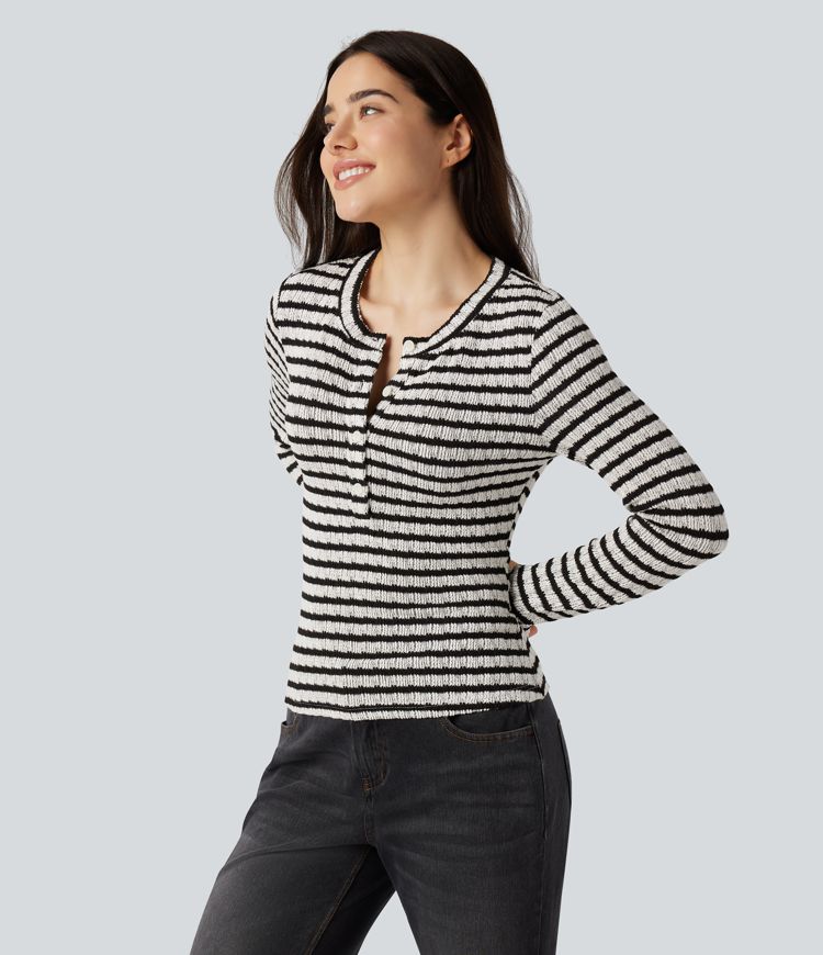 Lässiges T-Shirt mit Henley-Ausschnitt, langen Ärmeln, Daumenlöchern und Streifen