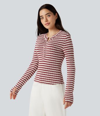 Camiseta casual de rayas con cuello Henley, mangas largas y abertura para el pulgar