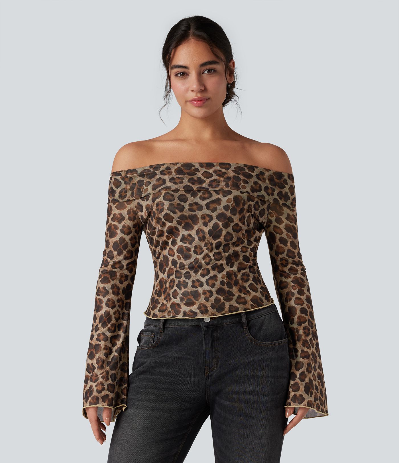 Lässiges, schulterfreies Leopard-Mesh-Top mit langen Ärmeln