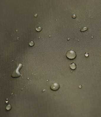 Lässige Bomberjacke mit Stehkragen, mehreren Taschen und langen Ärmeln - wasserabweisend