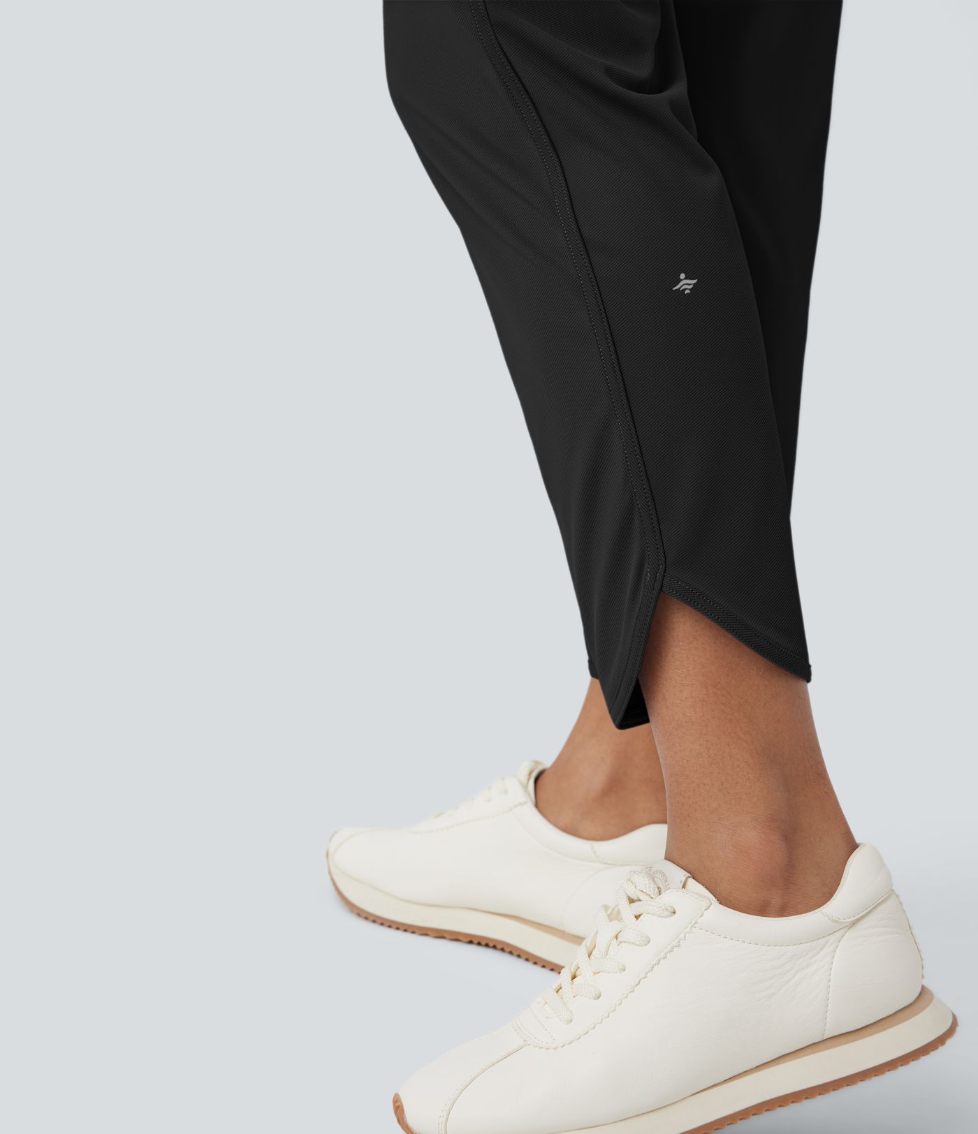 Golf-Hose mit mittelhohem Bund, Seitentaschen und schmal zulaufendem Bein - schnelltrocknend, UPF40+