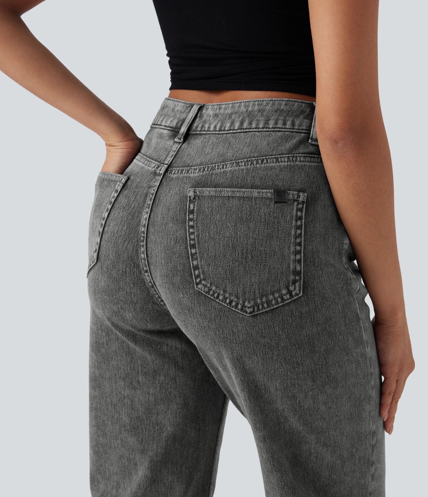 Halara Flex™ - Casual jeans made of stretch denim knit with high waist, multiple pockets, button closure, and straight leg