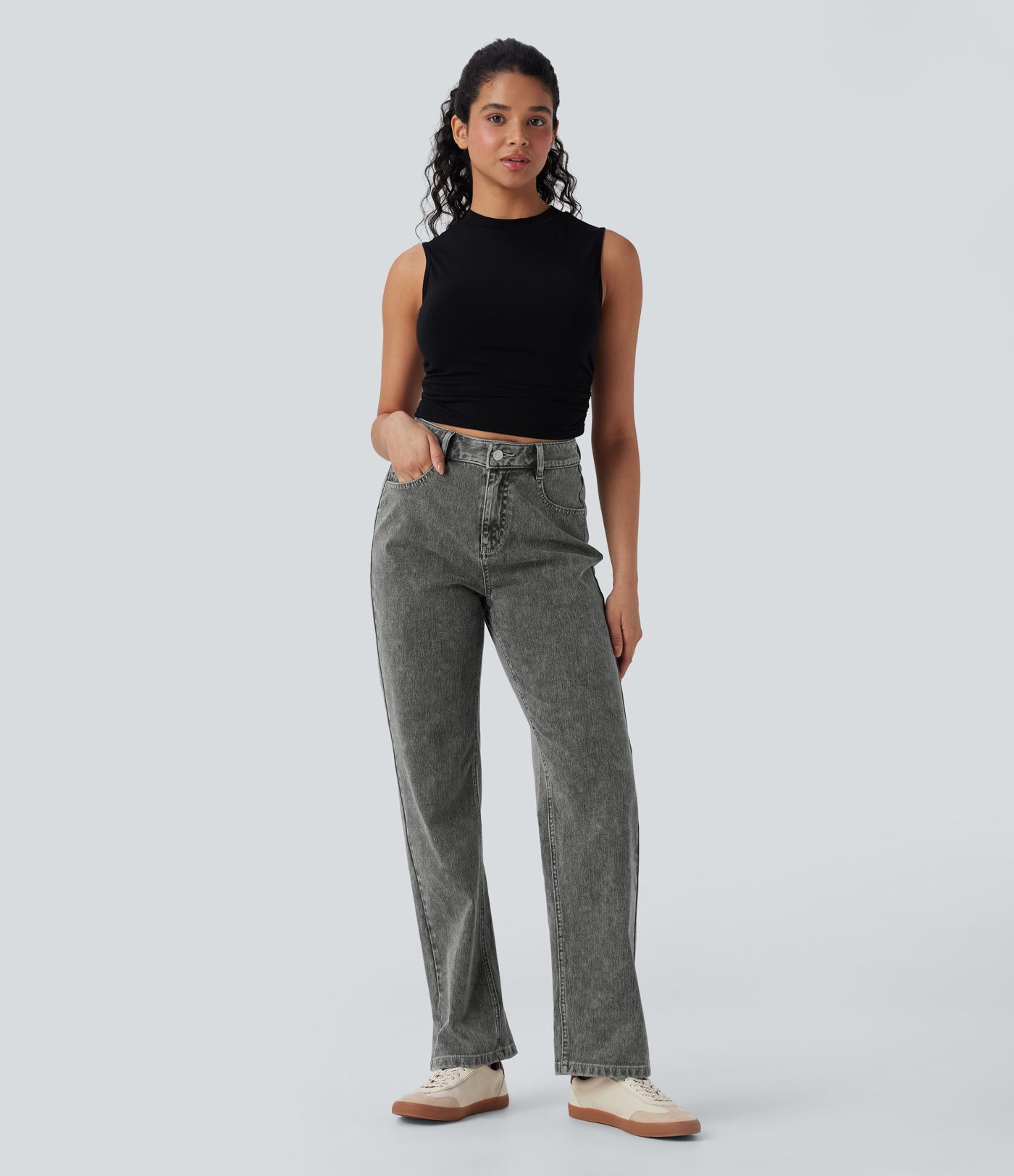 Halara Flex™ - Casual jeans made of stretch denim knit with high waist, multiple pockets, button closure, and straight leg