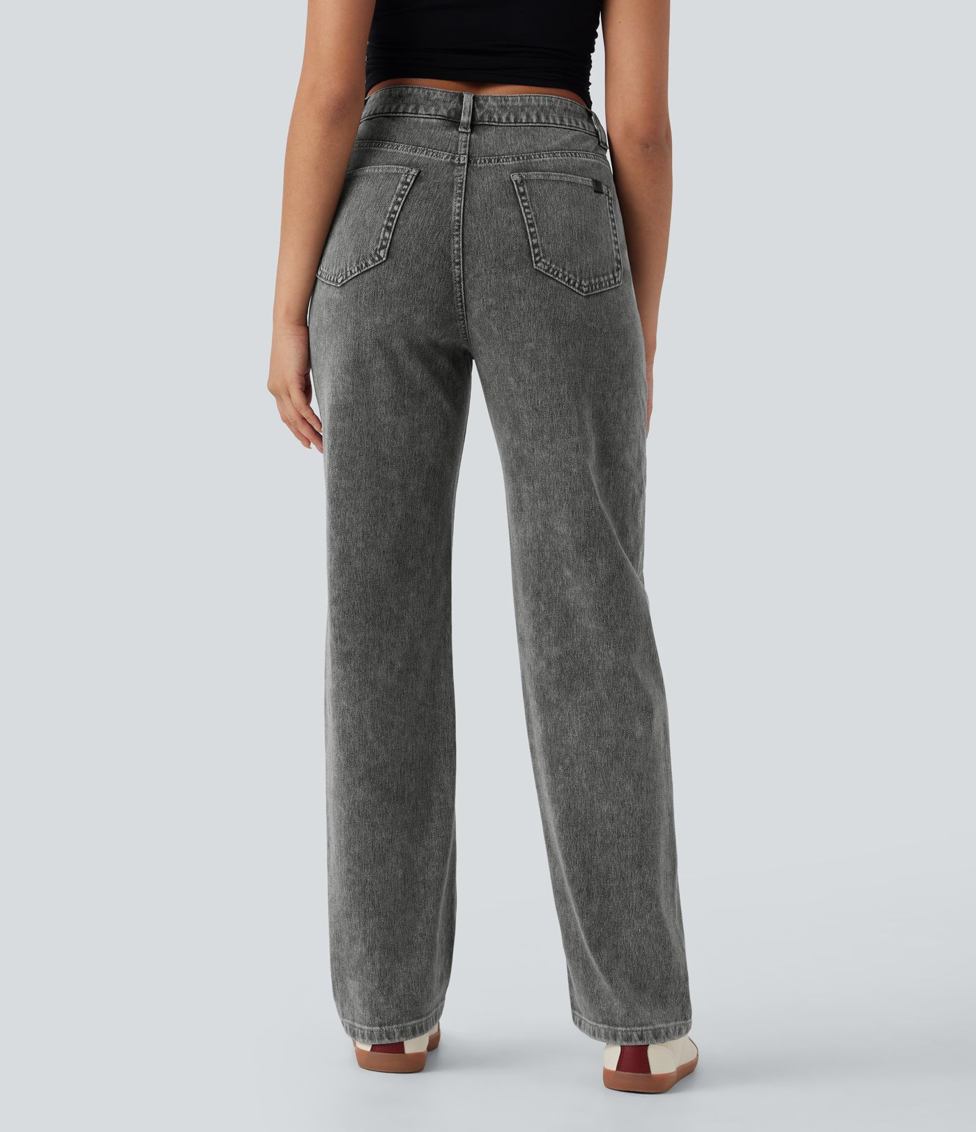 Halara Flex™ - Casual jeans made of stretch denim knit with high waist, multiple pockets, button closure, and straight leg