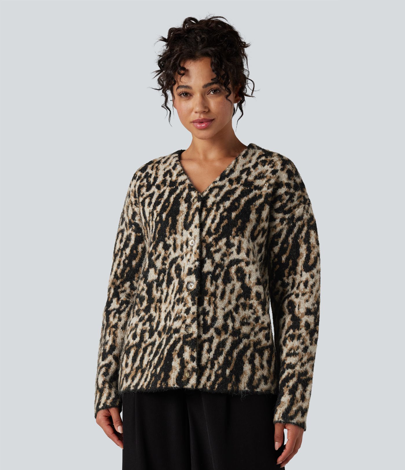 V-Ausschnitt-Cardigan im Leopardenmuster aus Wollmischung, lässig