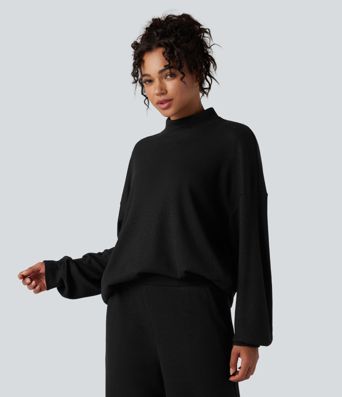 Sweatshirt mit Stehkragen (Mock Neck), langen Ärmeln, lockerem Schnitt, Waffelstruktur und Taschen