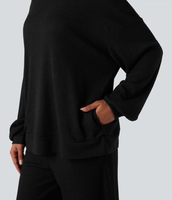 Sweatshirt mit Stehkragen (Mock Neck), langen Ärmeln, lockerem Schnitt, Waffelstruktur und Taschen