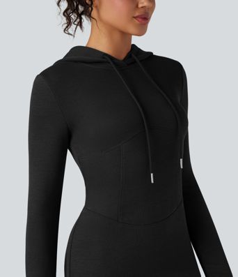 Lässiges Midi-Hoodie-Kleid mit langen Ärmeln und Seitenschlitz