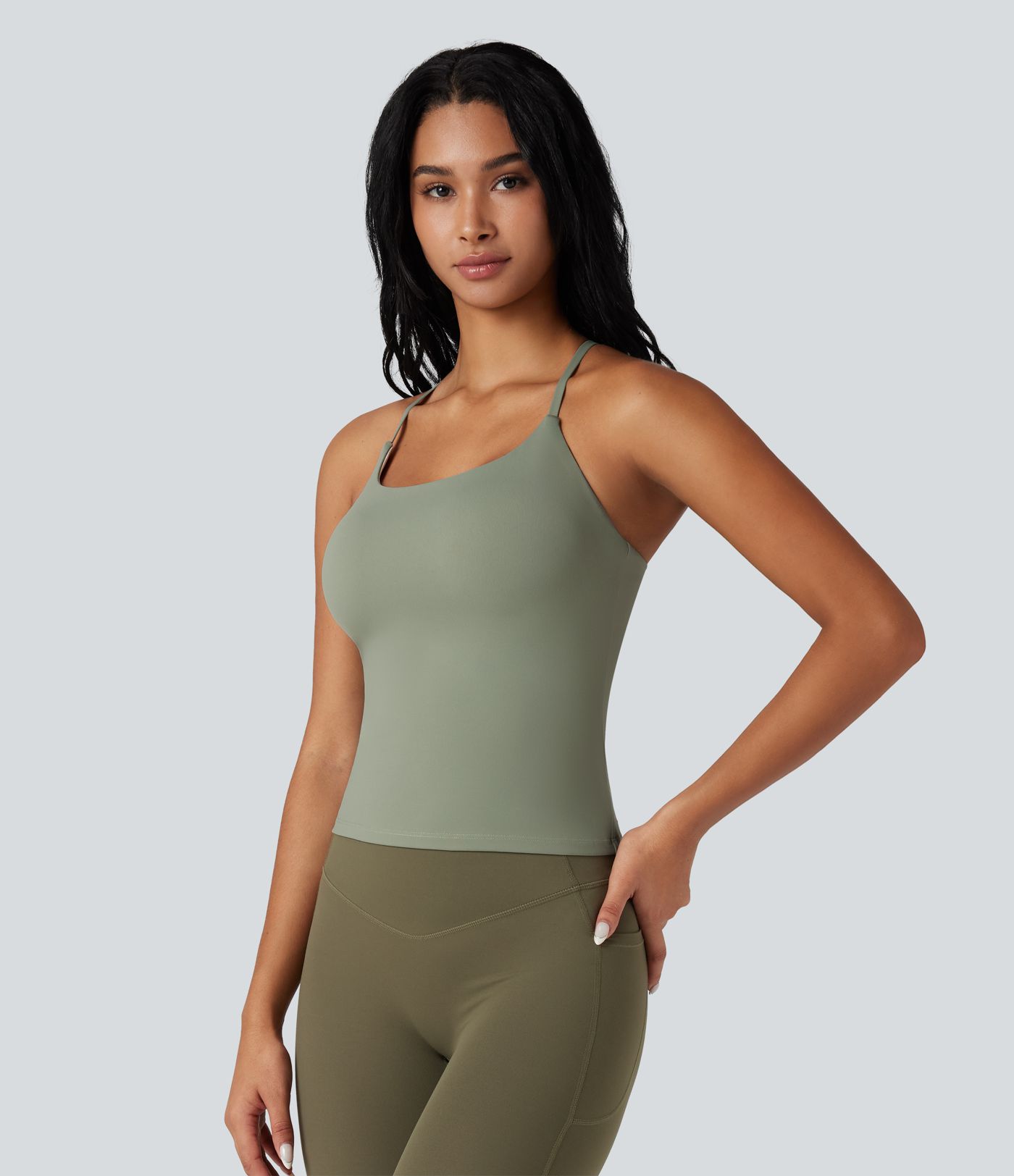 SoftlyZero™ débardeur de yoga en peluche à encolure en U, dos croisé et dos nu — pour bonnets D–F