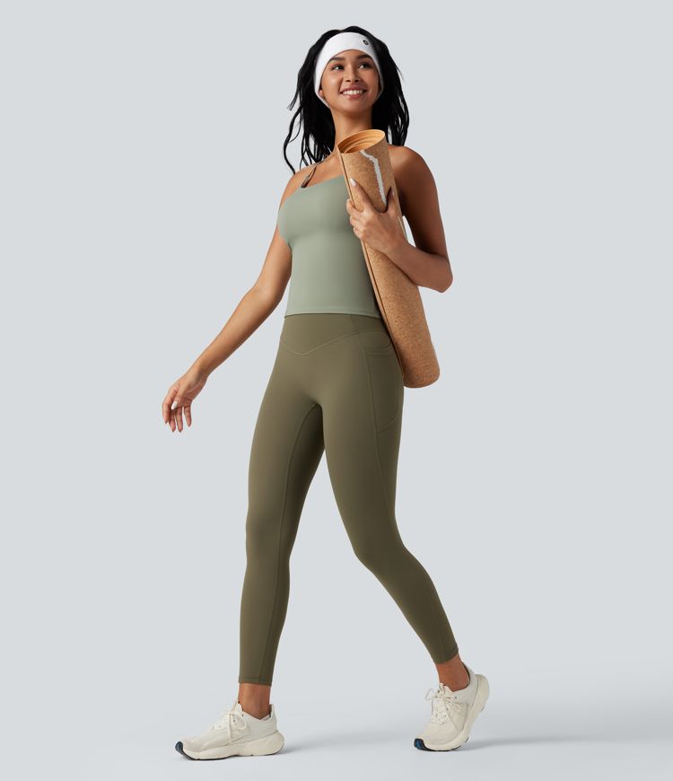 SoftlyZero™ débardeur de yoga en peluche à encolure en U, dos croisé et dos nu — pour bonnets D–F