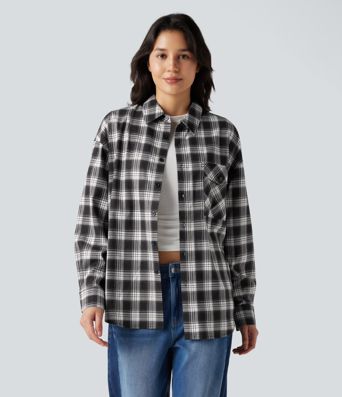 Camisa casual de cuadros con bolsillo.