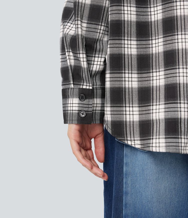 Camisa casual de cuadros con bolsillo.