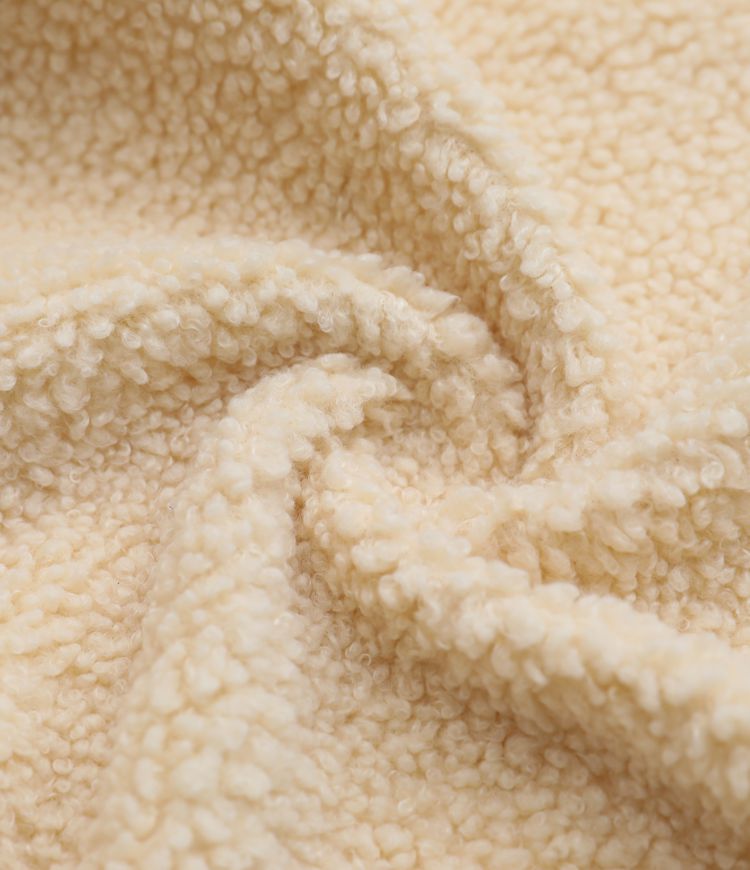 Sherpa-Wanderjacke mit Kapuze, mehreren Taschen und langen Ärmeln