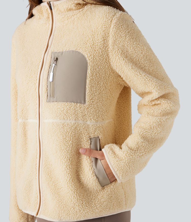 Sherpa-Wanderjacke mit Kapuze, mehreren Taschen und langen Ärmeln