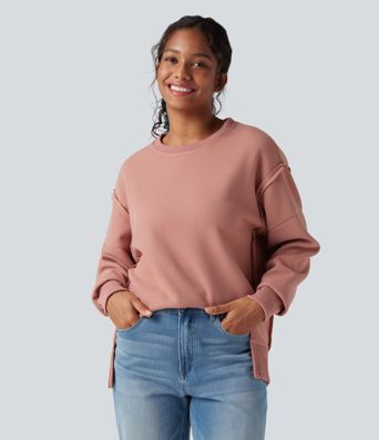 Ikdienas džemperis ar apaļu izgriezumu, garām piedurknēm, vafeļu tekstūru un šķēlumu apakšmalā